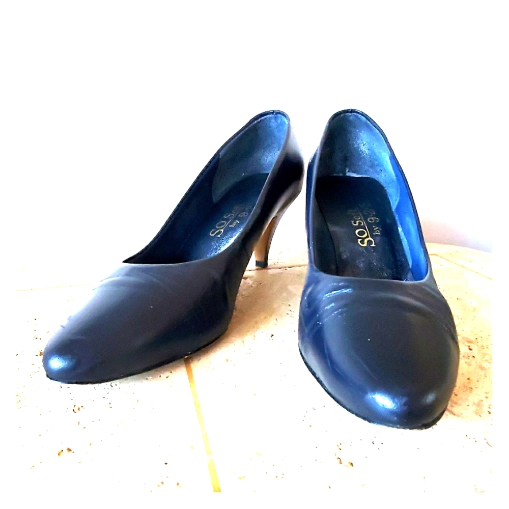 Vintage Navy Blue Leather Pumps